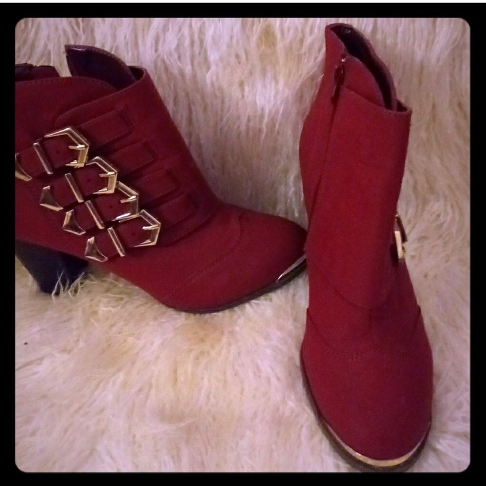 High heeled boots